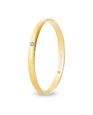 Alianza de Boda Clásica de Oro Amarillo y Diamante Media Caña Acabado Hielo 2mm 9kl